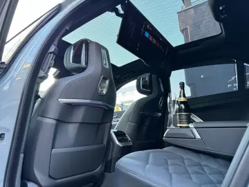 BMW 740d xD M-Sport SkyLounge TV SoftClos B&W 21Zoll