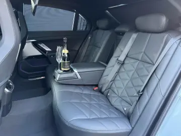 BMW 740d xD M-Sport SkyLounge TV SoftClos B&W 21Zoll