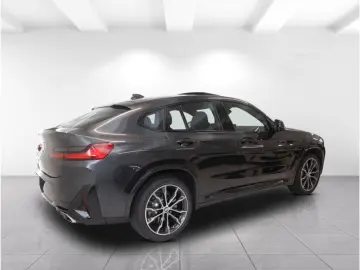 BMW X4 xDrive30dMSport AHK Panorama HUD Leder StandH