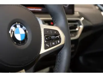 BMW X4 xDrive30dMSport AHK Panorama HUD Leder StandH