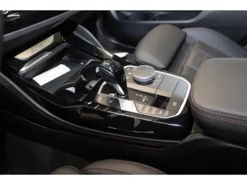 BMW X4 xDrive30dMSport AHK Panorama HUD Leder StandH