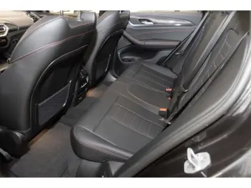 BMW X4 xDrive30dMSport AHK Panorama HUD Leder StandH