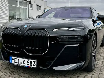 BMW 740d xDrive M SPORTPAKET PRO AHZV Innovationspak