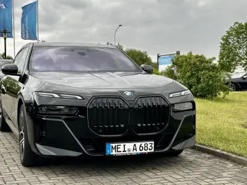 BMW 740d xDrive M SPORTPAKET PRO AHZV Innovationspak