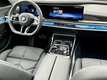 BMW 740d xDrive M SPORTPAKET PRO AHZV Innovationspak