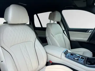 BMW X5 xDrive50e M Sport AHK Harman Kardon DrivingAs