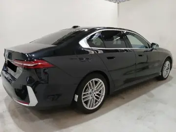 BMW 520xd Lim. ACC AHK PANO HuD 360 view B&W Memory