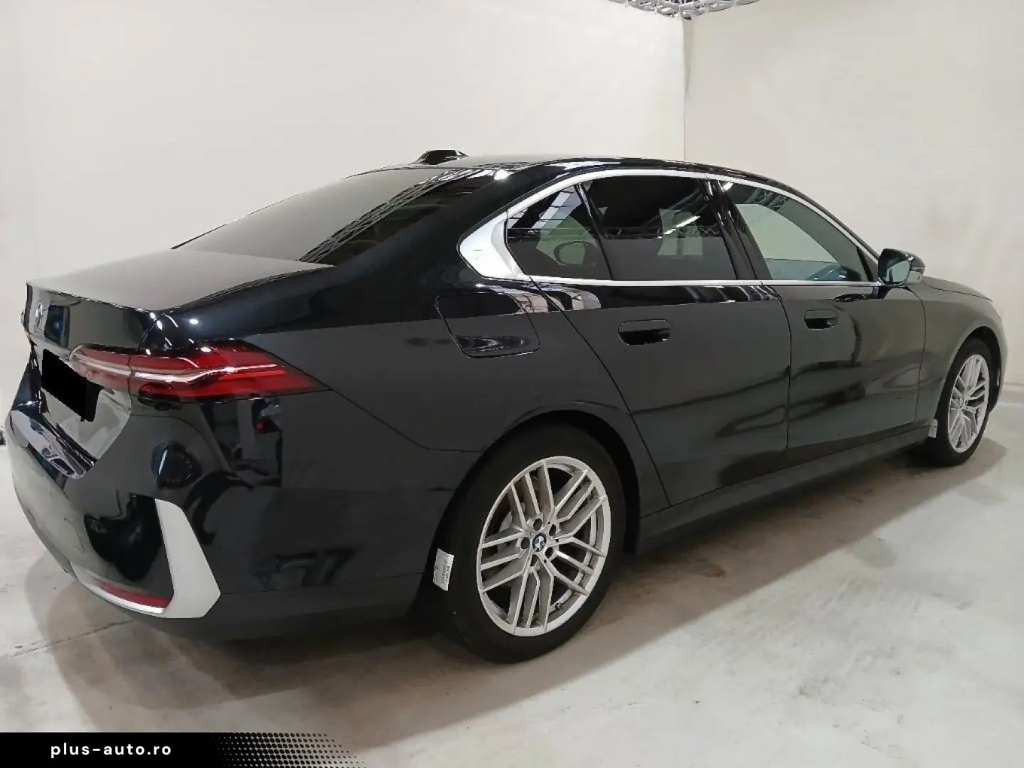 BMW 520xd Lim. ACC AHK PANO HuD 360 view B&W Memory