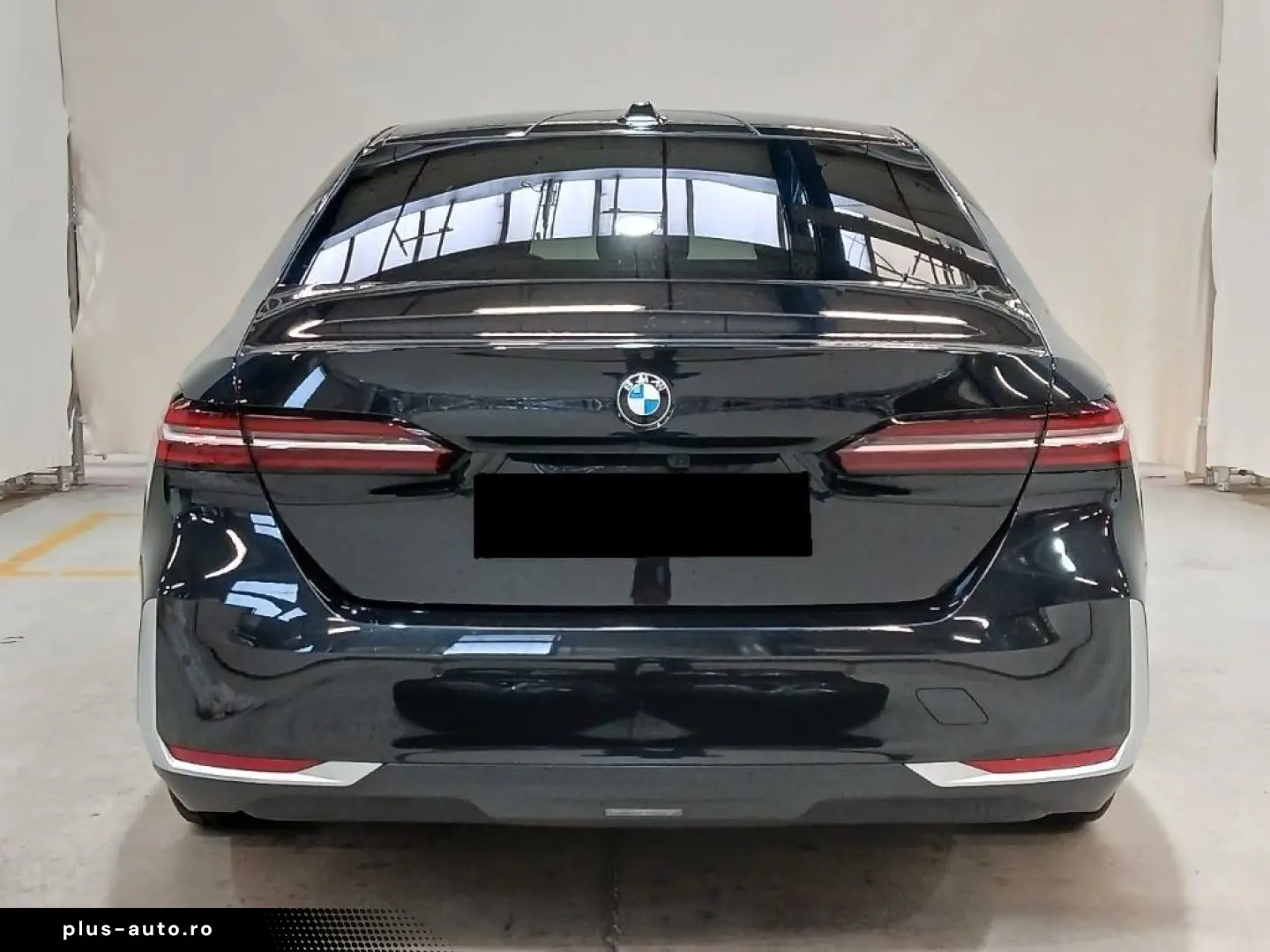 BMW 520xd Lim. ACC AHK PANO HuD 360 view B&W Memory