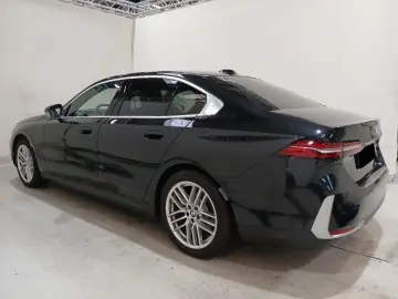 BMW 520xd Lim. ACC AHK PANO HuD 360 view B&W Memory