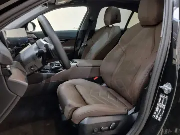 BMW 520xd Lim. ACC AHK PANO HuD 360 view B&W Memory