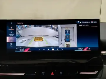 BMW 520xd Lim. ACC AHK PANO HuD 360 view B&W Memory