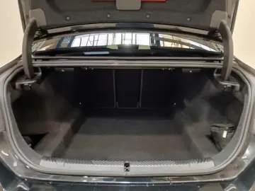 BMW 520xd Lim. ACC AHK PANO HuD 360 view B&W Memory