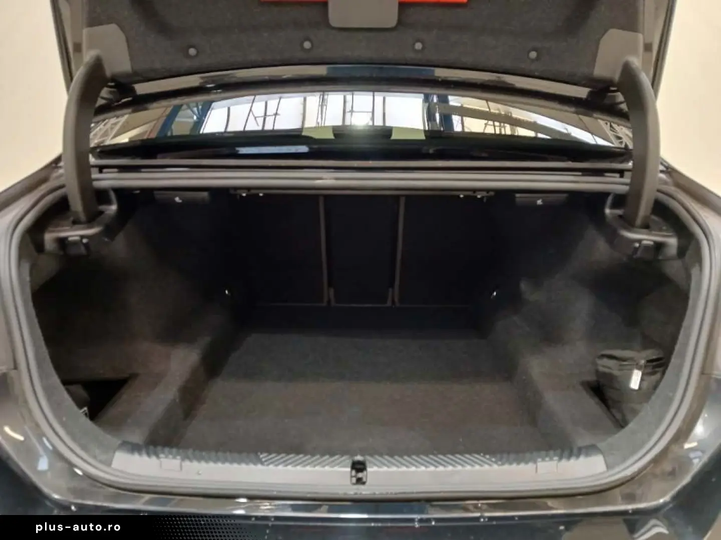 BMW 520xd Lim. ACC AHK PANO HuD 360 view B&W Memory