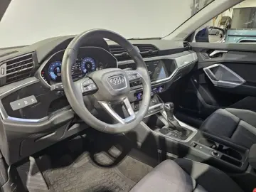 AUDI Q3 35 TFSI Sport