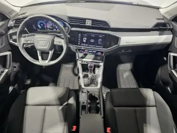 AUDI Q3 35 TFSI Sport