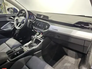 AUDI Q3 35 TFSI Sport