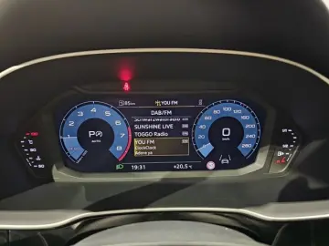 AUDI Q3 35 TFSI Sport