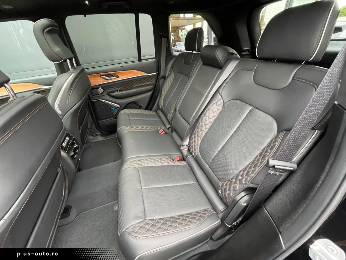 JEEP Grand Cherokee Summit Reserve Plug-In-Hybrid