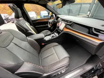 JEEP Grand Cherokee Summit Reserve Plug-In-Hybrid