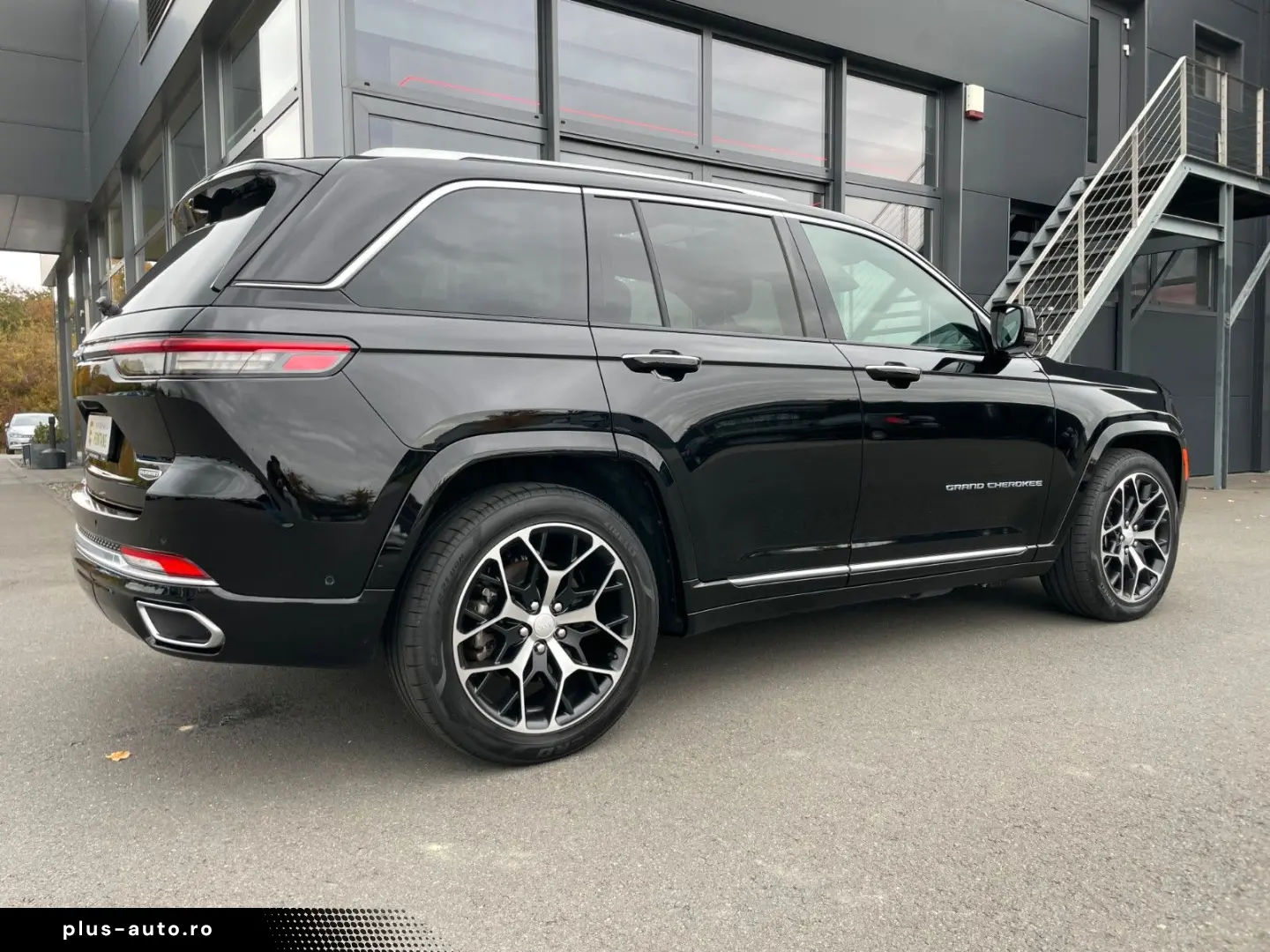 JEEP Grand Cherokee Summit Reserve Plug-In-Hybrid