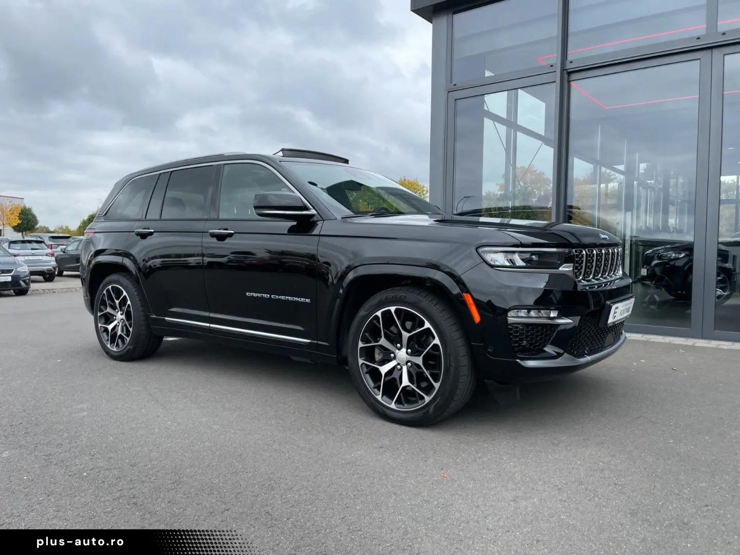 JEEP Grand Cherokee Summit Reserve Plug-In-Hybrid