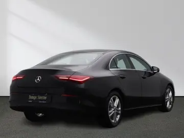 MERCEDES-BENZ CLA 180 Kamera Spiegel-Paket Sitzheizung MBUX