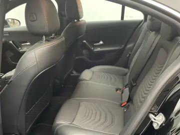 MERCEDES-BENZ CLA 180 Kamera Spiegel-Paket Sitzheizung MBUX