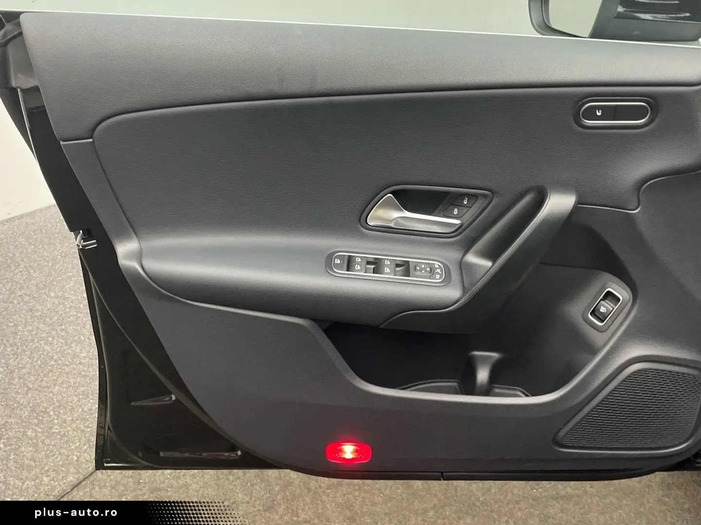 MERCEDES-BENZ CLA 180 Kamera Spiegel-Paket Sitzheizung MBUX