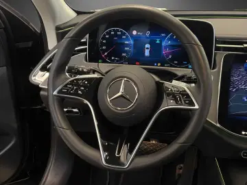 MERCEDES-BENZ E 200 T Avantgarde PANO-SHD 19 -LMR Wi&hellip;