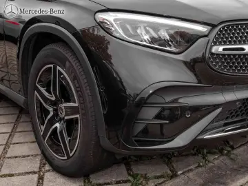 MERCEDES-BENZ GLC 220 d 4M AMG RüKam MBUX Pano LED AHK 19