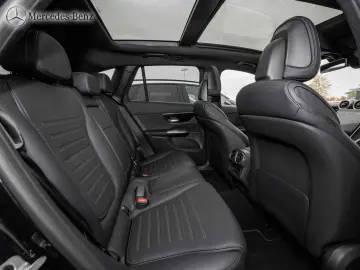 MERCEDES-BENZ GLC 220 d 4M AMG RüKam MBUX Pano LED AHK 19