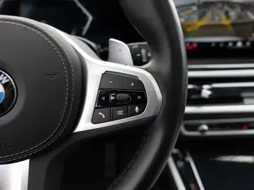 BMW X5 xDrive 30d M-Sport Pro STANDHZ AHK PANO H K