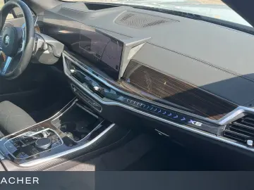 BMW X5 xDrive40d M-Sport Navi AHK ACC adLED 20 LM