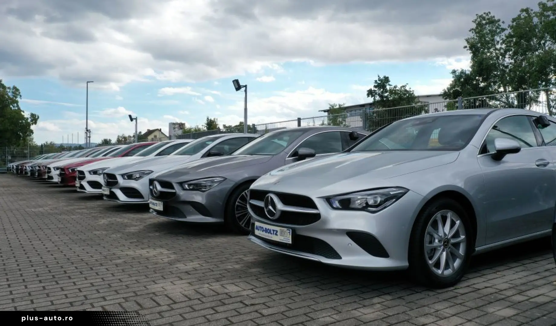 MERCEDES-BENZ GLE 350 de 4M Smaragdgrün Pano Voll Le&hellip;