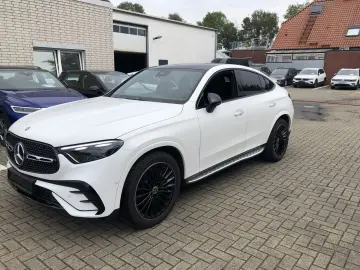 MERCEDES-BENZ GLC 300 de 4M AMG Pano Head Memo 360 Airmatik