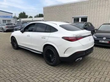 MERCEDES-BENZ GLC 300 de 4M AMG Pano Head Memo 360 Airmatik