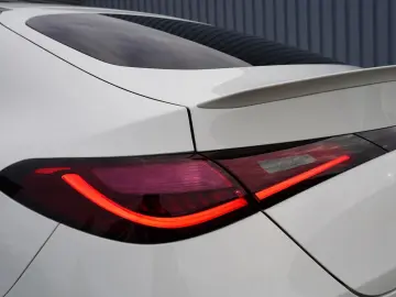 MERCEDES-BENZ GLC300d Coupe 4M AMG PREMIUM  HUD 360 AHK PANO