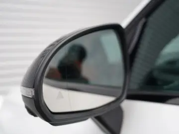 MERCEDES-BENZ GLC300d Coupe 4M AMG PREMIUM  HUD 360 AHK PANO