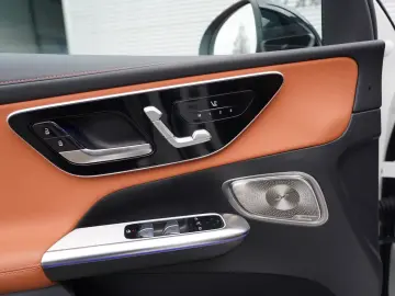 MERCEDES-BENZ GLC300d Coupe 4M AMG PREMIUM  HUD 360 AHK PANO