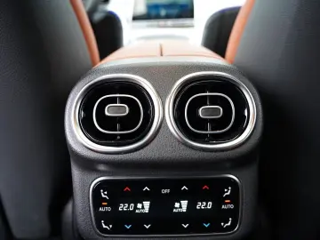 MERCEDES-BENZ GLC300d Coupe 4M AMG PREMIUM  HUD 360 AHK PANO