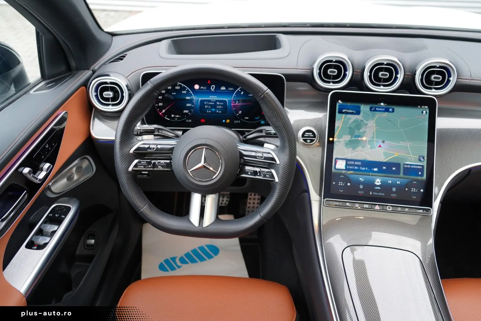 MERCEDES-BENZ GLC300d Coupe 4M AMG PREMIUM  HUD 360 AHK PANO