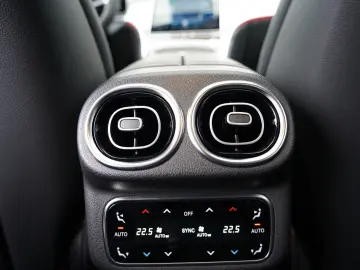 MERCEDES-BENZ GLC300d Coupe 4M AMG PREMIUM PLUS PANO DESIGNO