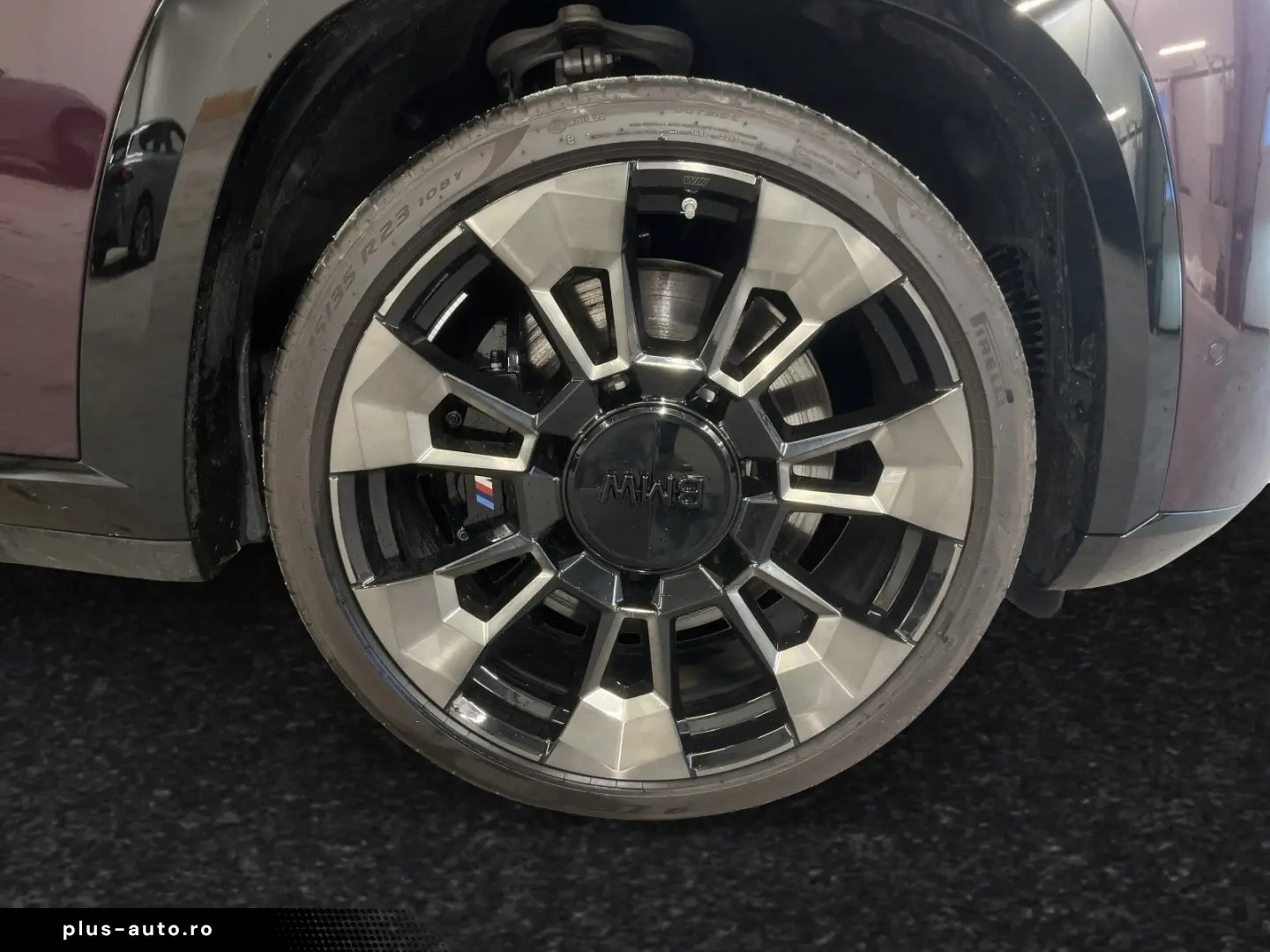 BMW XM 50e Individual Mora met. AHK 23 LMR Autobahna