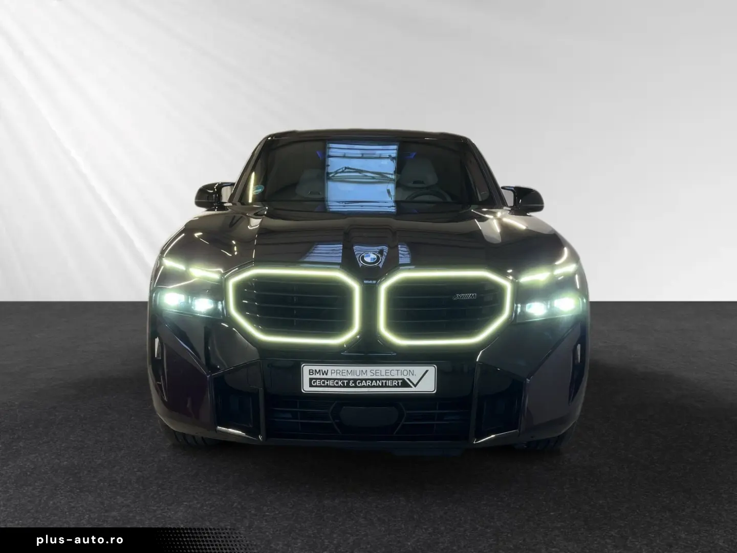 BMW XM 50e Individual Mora met. AHK 23 LMR Autobahna