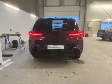 BMW XM 50e Individual Mora met. AHK 23 LMR Autobahna