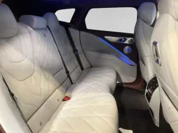 BMW XM 50e Individual Mora met. AHK 23 LMR Autobahna