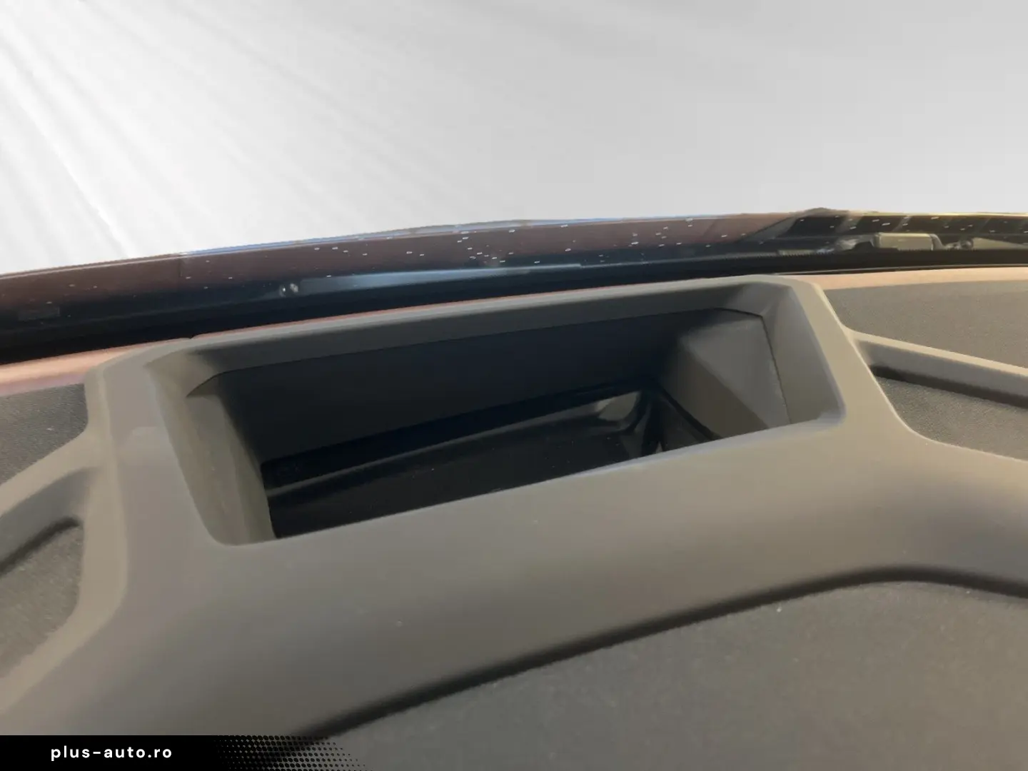 BMW XM 50e Individual Mora met. AHK 23 LMR Autobahna