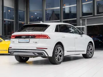 AUDI Q8 TFSI quattro S-LINE LEDER B O HEAD-UP LED 1HD