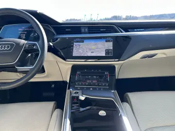 AUDI Q8 Sportback 55 e-tron advanced qu Matrix B&O Na